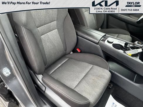 Used 2025 Nissan Rogue SV AWD/4WD image 12