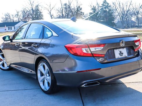 Used 2018 Honda Accord Touring image 17