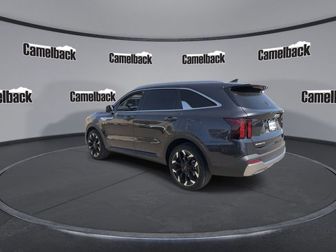 Certified 2025 Kia Sorento EX w/ Panoramic Sunroof Package FWD image 5