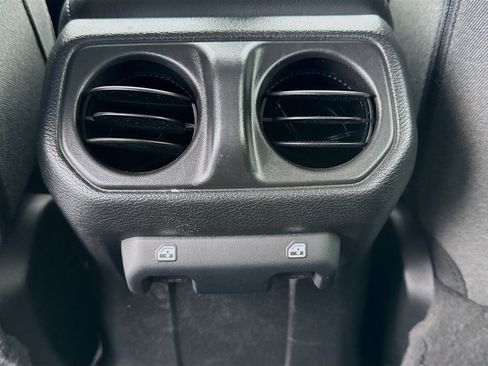 Used 2024 Jeep Wrangler Unlimited AWD/4WD image 16