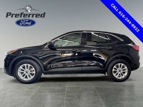 Used 2022 Ford Escape SE w/ Cold Weather Package image 3