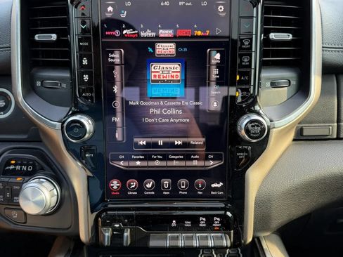 Used 2019 RAM 1500 Laramie AWD/4WD image 13