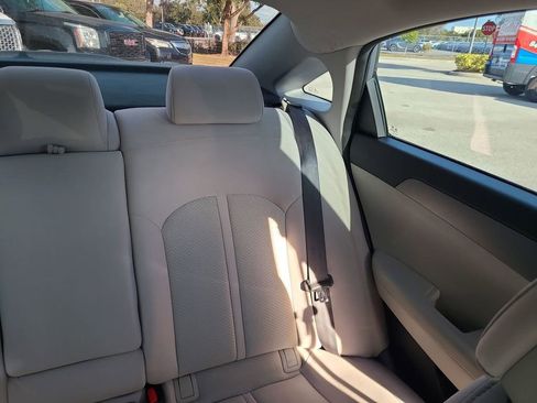 Used 2016 Hyundai Sonata SE image 6