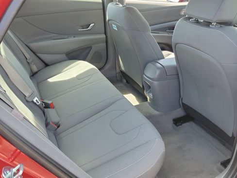 Certified 2025 Hyundai Elantra SEL FWD image 22