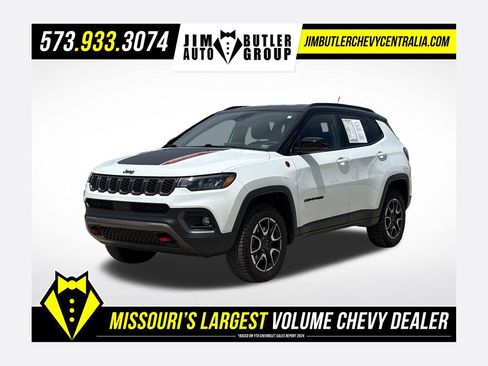 Used 2025 Jeep Compass Trailhawk AWD/4WD image 1