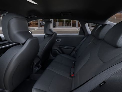 New 2026 Kia K4 LX image 18