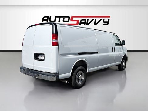 Used 2025 Chevrolet Express 3500 Extended w/ Driver Convenience Package RWD image 7