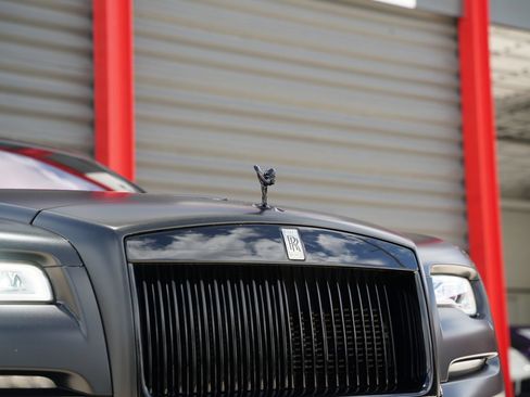 Used 2020 Rolls-Royce Wraith RWD image 11