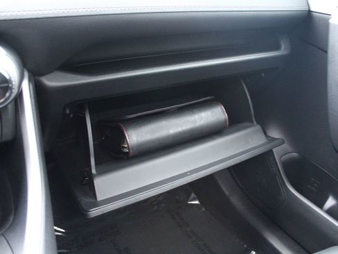 Used 2020 Toyota RAV4 XLE Premium image 32