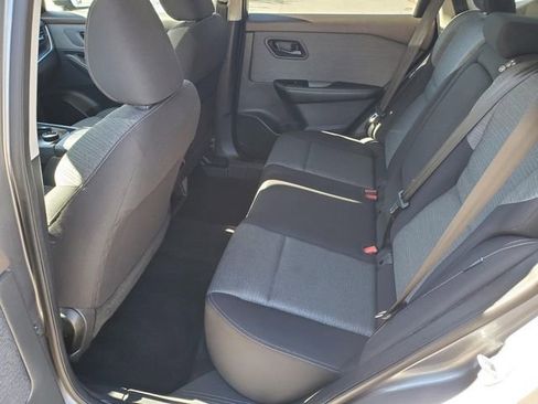 Used 2022 Nissan Rogue S image 10