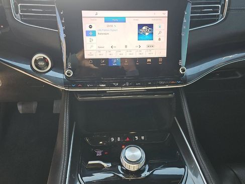 Used 2023 Jeep Wagoneer 4WD w/ Premium Group I image 6