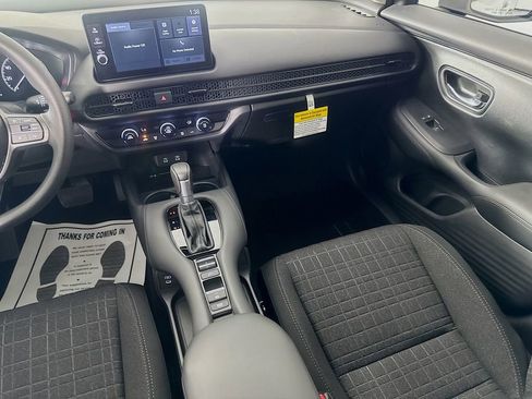 New 2026 Honda HR-V LX image 32