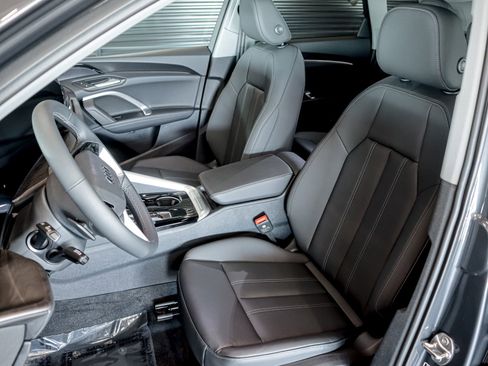 New 2025 Audi Q5 Premium image 8