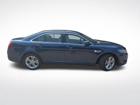 Used 2016 Ford Taurus SE FWD image 4