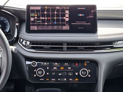 Certified 2025 INFINITI QX60 Luxe w/ Black Edition AWD/4WD image 16