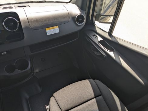 New 2025 Mercedes-Benz Sprinter 2500 image 17