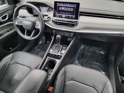 Certified 2023 Jeep Compass Limited image 39