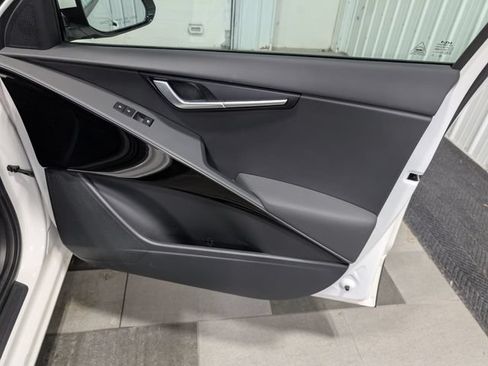 Used 2024 Kia Niro Wind FWD image 25