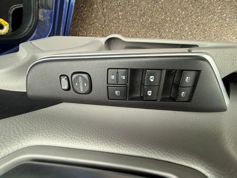 Used 2015 Toyota Camry SE image 12