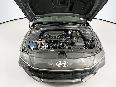Used 2024 Hyundai Elantra SEL FWD image 32