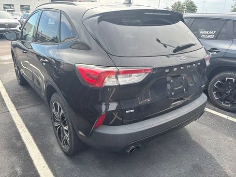 Used 2022 Ford Escape SE w/ SE Sport Appearance Package AWD/4WD image 4