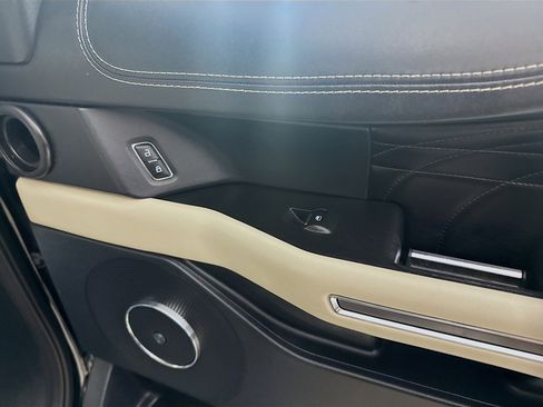 Used 2020 Ford Expedition Max Platinum image 31