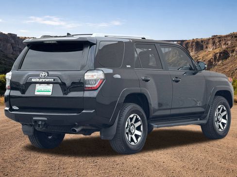 Used 2018 Toyota 4Runner SR5 Premium image 4