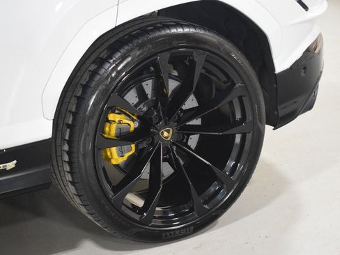 Used 2024 Lamborghini Urus S image 7