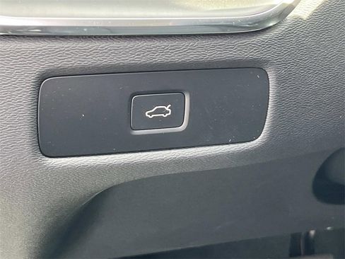Used 2025 Volvo XC60 B5 Core w/ Climate Package image 22