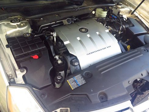 Used 2009 Cadillac DTS w/ Trunk Convenience Package FWD image 33