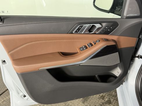 New 2026 BMW X5 xDrive50e w/ M Sport Package image 9