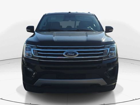 Used 2018 Ford Expedition XLT w/ Equipment Group 201A AWD/4WD image 6