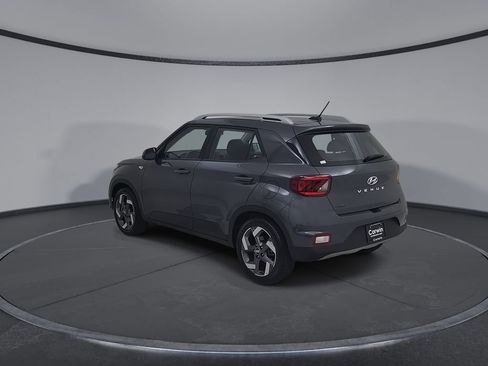Used 2025 Hyundai Venue SEL FWD image 12