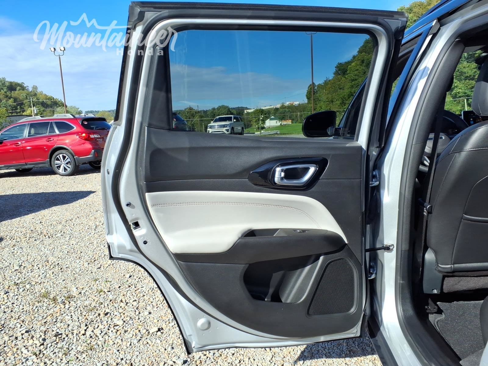 Used 2024 Jeep Compass Limited AWD/4WD image 15