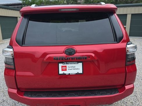 Certified 2018 Toyota 4Runner SR5 AWD/4WD image 5