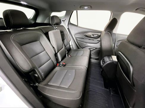 Used 2024 GMC Terrain SLE w/ Driver Convenience Package image 24