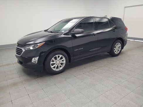 Used 2019 Chevrolet Equinox LS image 2