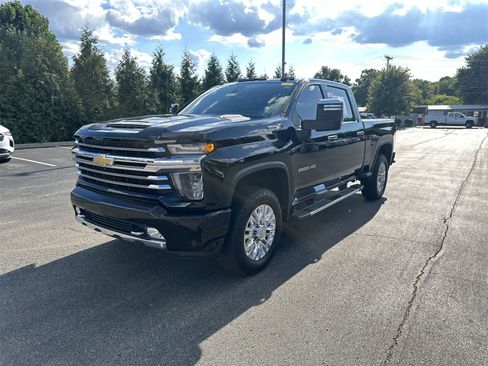 Used 2020 Chevrolet Silverado 2500 High Country w/ Z71 Off-Road Package image 4