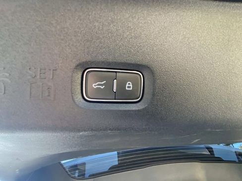 Certified 2025 Ford Expedition Active image 8