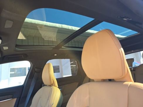 Certified 2025 Volvo V90 B6 Cross Country Ultra image 29