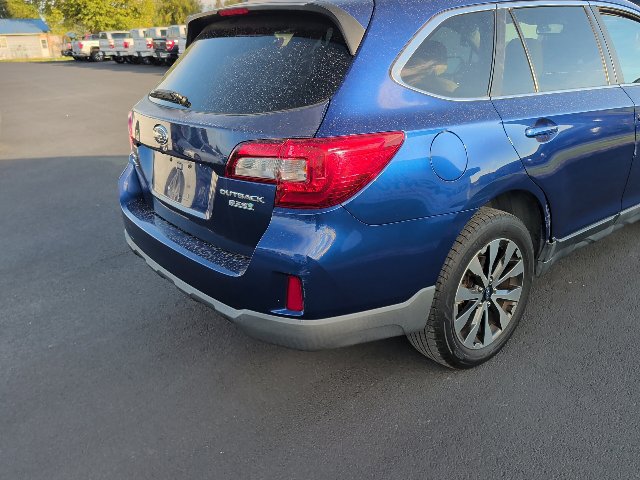 Used 2016 Subaru Outback 2.5i Limited AWD/4WD image 22