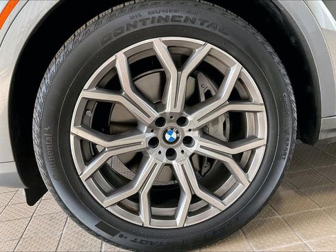 Used 2026 BMW X7 xDrive40i AWD/4WD image 32