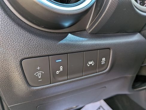 Used 2021 Hyundai Kona Limited AWD/4WD image 46