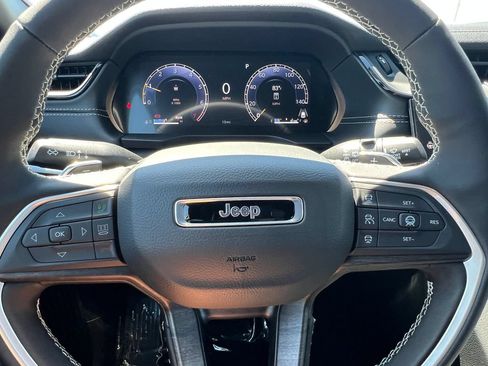 New 2026 Jeep Grand Cherokee L Limited w/ Limited Altitude Package AWD/4WD image 20