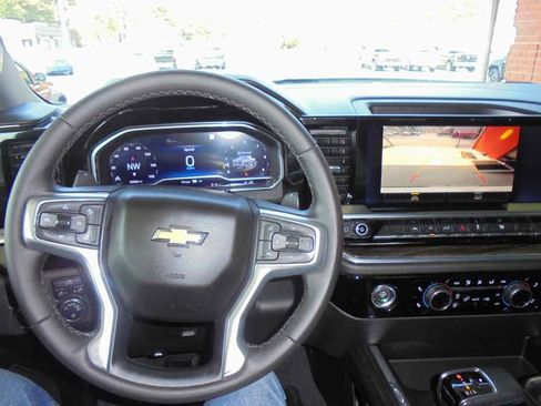 Used 2023 Chevrolet Silverado 1500 LT image 6