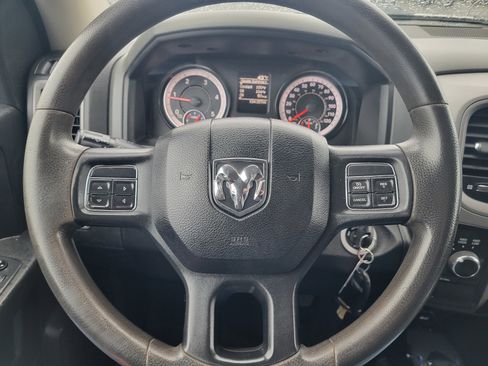 Used 2018 RAM 2500 Tradesman w/ Chrome Appearance Group image 8