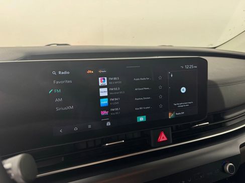 Used 2025 Kia Carnival LXS image 16