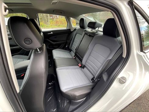 New 2025 Volkswagen Jetta SE image 15