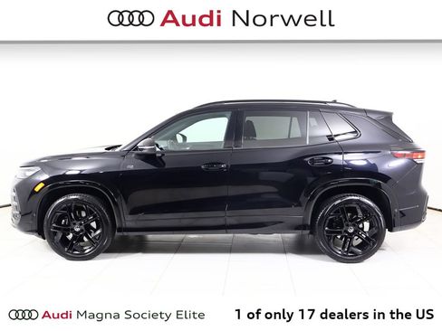 Used 2025 Volkswagen Tiguan SE R-Line AWD/4WD image 10