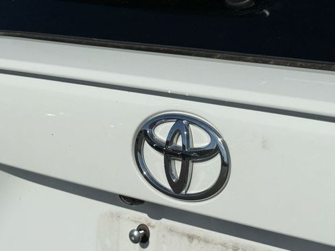 Used 2025 Toyota RAV4 XLE AWD/4WD image 9